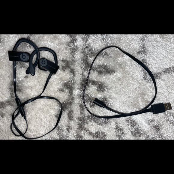 Beats wireless Bluetooth headphones - Picture 3 of 3